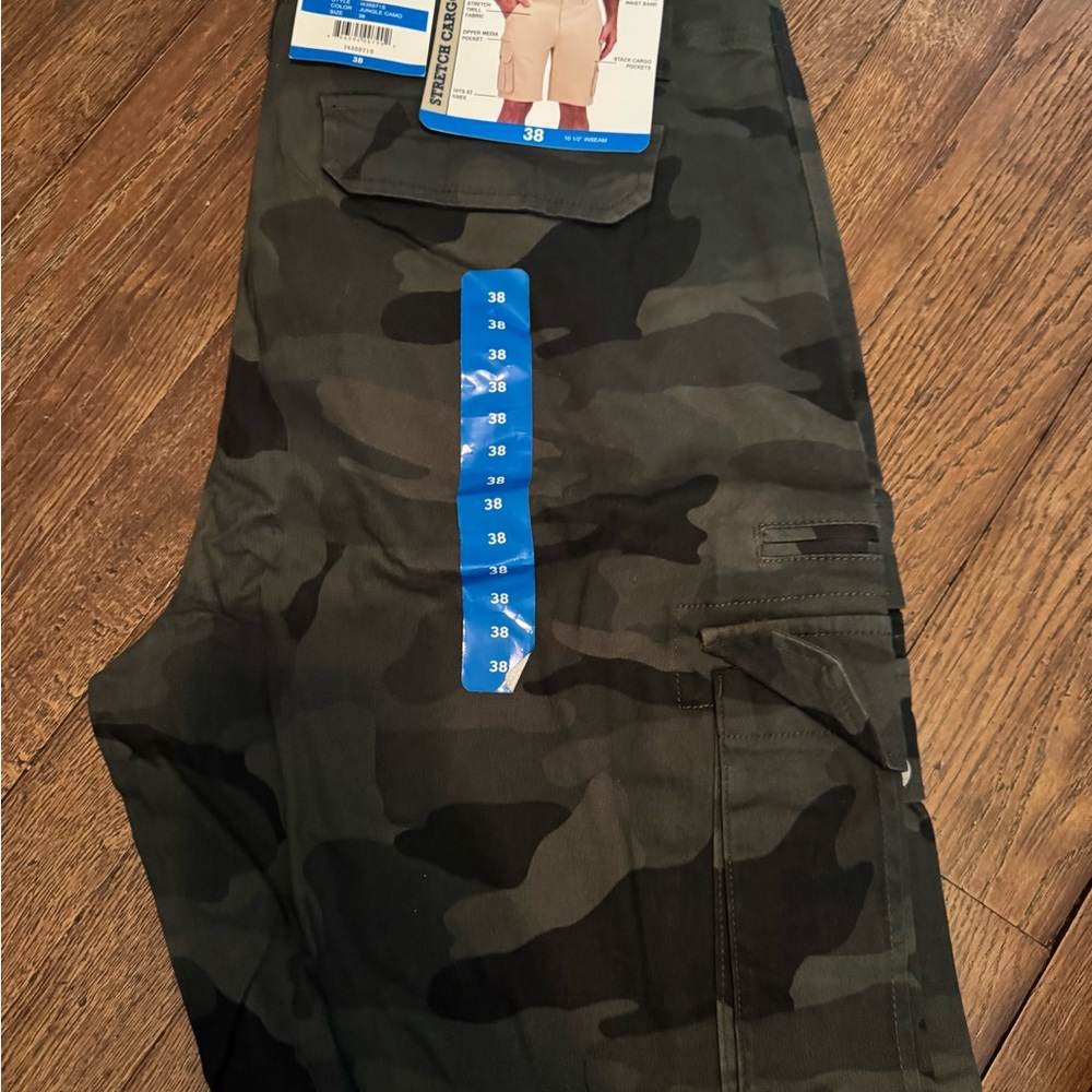 Men's Cargo Shorts in Dark Green Camo - Unbranded